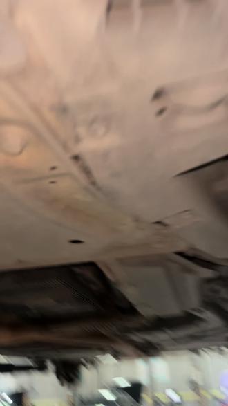 宝马X5 更换前部传动轴#宝马传动轴 #宝马X5 #宝马四驱 #宝马X6 #桂林宝马专修