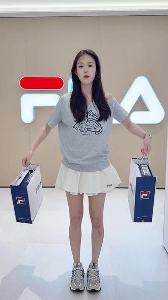 不是平时买不起,而且#斐乐618更有性价比,热门鞋子低至6折,快来直播间看看吧!#好鞋推荐#618好物节