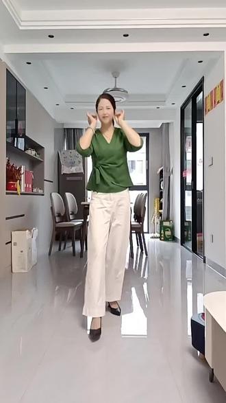 #《我累了谁知道》#客厅自由活动 现学现拍,业余爱好