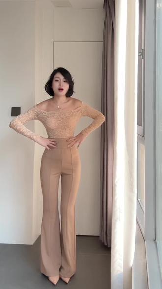 好纯欲的西装喇叭裤,穿出逆天大长腿还很收腰 回复 @笨熊美娜的评论 #温柔气质穿搭 #高级感穿搭 #西装喇叭裤