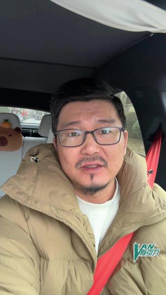 行驶中语音关闭车灯一团漆黑?乐道L60也中招,不过…… 领克行驶中语音关闭车灯一团漆黑?我的乐道L60也中招了……不过系统有清晰提示,而且第二次才关掉,重新开灯也很顺利,还算OK吧 #语音关闭车灯 #乐道l60 #新能源汽车 #抖音汽车 #dou是好车