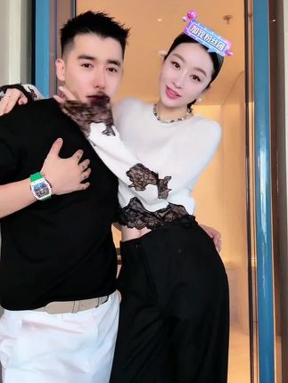 杨圣坤2025新品山羊绒羊毛混纺撞色蕾丝拼接长袖针织衫SQ2591611#每日穿搭#休闲百搭#穿搭分享