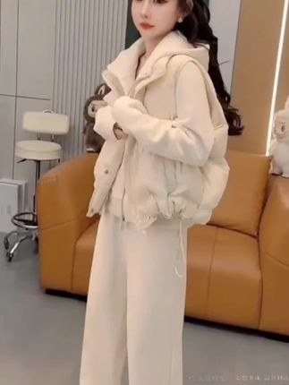 #女装 #穿搭#时尚#三件套#早秋穿搭@上热门🔥🔥🔥