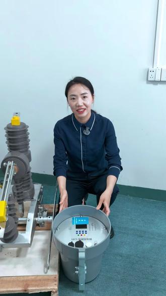 CT 控制器 灭弧室三者的关系 柱上真空断路器上CT 控制器 灭弧室三者的关系#高压真空断路器 #高压真空断路器厂家 #电力工程 #电力施工 #西熔电气