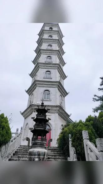 会泽文笔塔重建起来,给会泽学子带来好运!以茚旺高中为首的七所高中,每年可考上清华,北大二十多名,升学率百分之九十五以上。同时感恩为教学幸苦付出的各位人民教师!