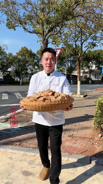 每天现做现发,做好吃正宗的#红薯米糖!做到不加香精色素防腐剂!不加白糖甜味剂!甜度低香脆好吃不腻人!#好再回红薯米糖