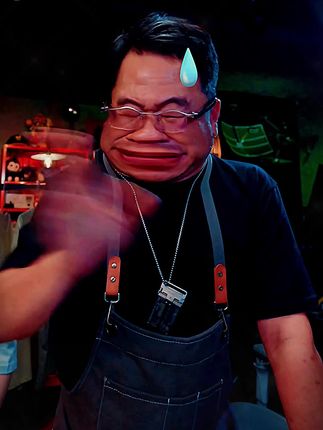 漠叔推荐的刮胡刀,锌合金的手柄加防滑硅胶,质感在线,拿起来更顺手,正面5层刀头,反面还有一个刀头,刀头40度自适应,更加贴合面部,可以刮的更干净,刀头采用6CR13不锈钢,不易生锈,直接放卫生间就行#大漠叔叔 #刮胡刀 #手动刮胡刀 #剃须刀 #手动剃须刀