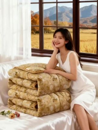 姐妹们,这款驼绒被,选用优质驼绒,保暖性能卓越,让你的家人在寒冷的冬天也能感受到温暖。 它的透气性良好,能有效调节被窝内的湿度,让自己的家人睡得更加舒适。 驼绒被的重量轻,不会带来压迫感,让家人们在睡眠中得到充分的放松。而且,它的外观时尚大方,能为家人的卧室增添一份温馨的氛围。 选择驼绒被,就是选择高品质的睡眠! zZ #驼绒被#被子#秋冬被#冬被#被子秋冬款