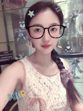 抖音给的特效 又18岁了🤓#燕教授轻燃咖啡