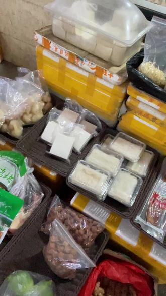 在经八路,每一声问候、每一笔交易,都是这座城市最温暖的烟火气#时令蔬果#新鲜蔬菜#大肉#牛羊肉