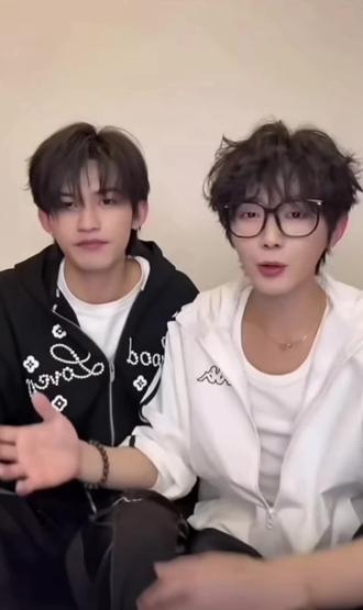 以为他在演,其实他只是在模仿🤣🤣
#旗闻趣事 #热门