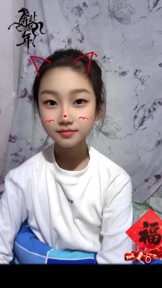 前几天闺女问我:妈妈你会唱水手这首歌吗?
我说:听过,会唱几句吧
爸爸开车拉着闺女正好播放水手这首歌了,闺女唱的那个嗨呀!我才对上号原来是改编的水手,这不就来了吗