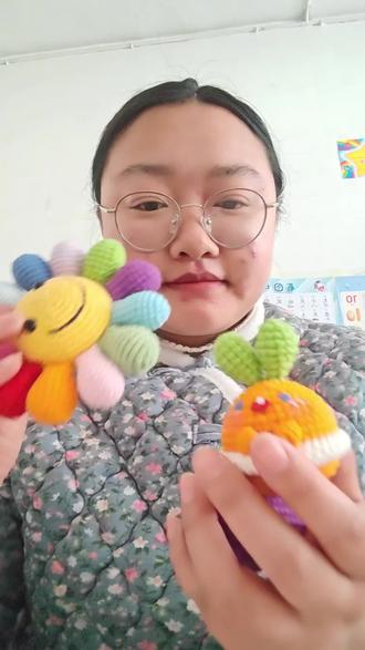 休息了两天今天继续😄#毛线钩织 #钩织玩偶 #钩织兔子 #宝宝床铃 #钩织