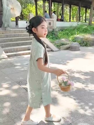 绿色国风女童旗袍清新夏季短袖洋气绝美小女孩中式童装改良连衣裙#女童旗袍#国风古韵#新中式穿搭#改良旗袍