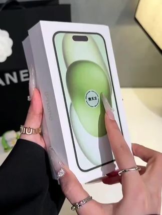 哇~好好看的苹果核支架手机壳呀!#这个手机壳真的长在我心巴上了 #这也太好看了 #快分享给你的好友 #是时候安排一下了