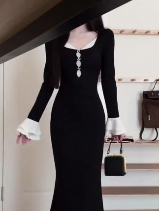 设计感假两件连衣裙2025秋冬新款法式气质喇叭袖撞色收腰包臀裙子#穿搭ootd #简约大气 #减龄气质 #强烈推荐 #气质女神范儿