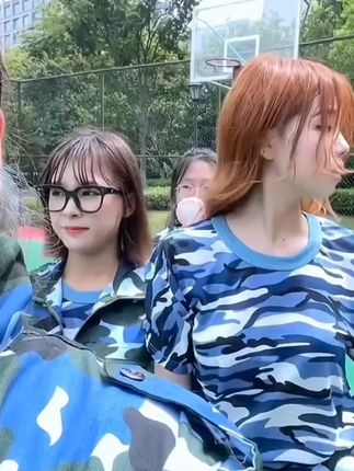 还在为扁塌油头烦恼?这款干发喷雾,持久留香还不留白,有需要的宝子赶紧冲! #干发喷雾 #免洗喷雾