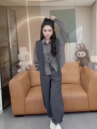 #初秋穿搭 #初秋套装#套装搭配 #套装显瘦穿搭 #套装女 @巨量千川