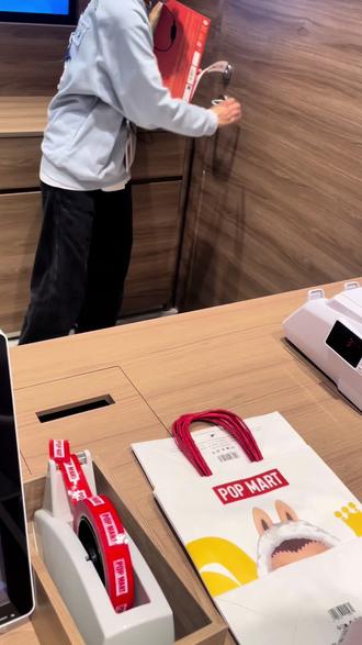 终于烤上了小饼干✨
#星星人美味时刻#星星人盲盒#泡泡玛特#泡泡玛特盲盒#星星人小饼干