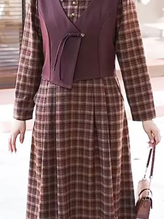 妈妈秋装气质长袖假两件连衣裙洋气中老年女装春秋季端庄大气裙子#妈妈秋装气质连衣裙#中老年假两件长袖裙#春秋端庄大气妈妈装#洋气中老年女装推荐#妈妈装时尚新选择