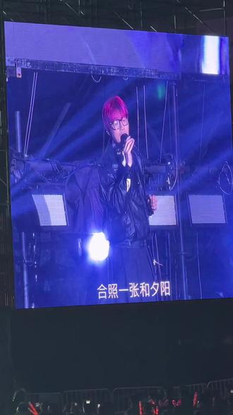 你浅浅的微笑 就像乌梅子酱~~