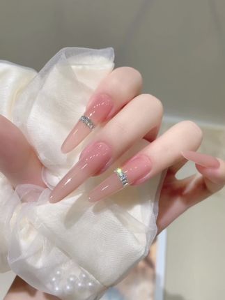 美甲店一直在用的万能打底色,不踩雷谁涂谁好看 #美甲 #裸色美甲 #显白美甲 #万能打底色 #美甲小汤圆
