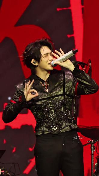 《边界线》直拍
20260131 广州中央车站 从“我”变成“我们”@叶皓然也好燃(1.31广州巡演版)
#演出舞台 #叶皓然 #直拍 #livehouse音乐现场 #神级live现场