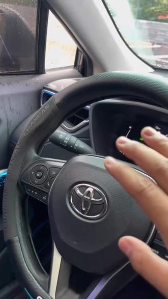 丰田车大白天的大灯就会自动亮起,是因为出厂用了黑色感应盖,自动大灯感应太灵敏了,只需换上这个升级款的白色感应盖就可以轻松解决 #汽车好物推荐 #丰田 #大灯感应盖 #汽车好物