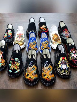 老北京布鞋男刺绣中国风夏季软底透气防臭手工西山步布鞋社会脸谱#软底软面穿上超舒服 #老北京布鞋#透气防臭#中国风刺绣布鞋#多色可选