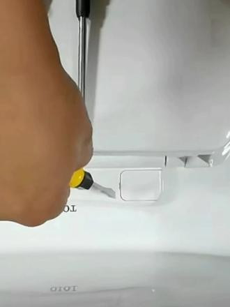 TOTO马桶盖螺丝安装方法