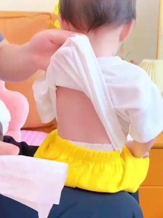 上幼儿园的孩子,记得要备上几条隔汗巾。老师要求要带的#隔汗巾#吸汗巾 #好物推荐🔥 #幼儿园 #母婴好物