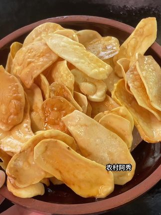 这个薯片你吃过没有?晒干的洋芋片炸好后,又香又脆#干洋芋片 #干土豆片 #太香了 #太好吃了 #嘎嘣脆