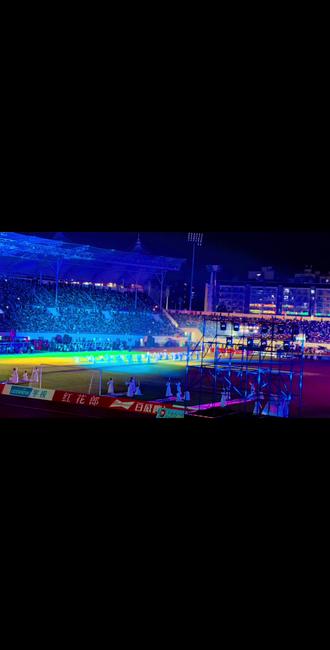 川超开幕式,萨顶顶演唱左手指月!达州VS凉山#创作者中心 #创作灵感 #川超