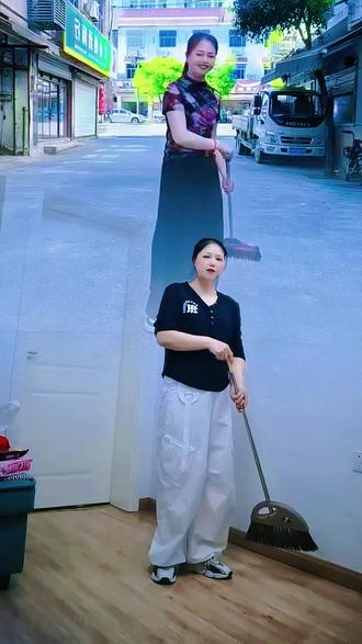 今天的地扫的,咋样干净不#合拍#扫地舞