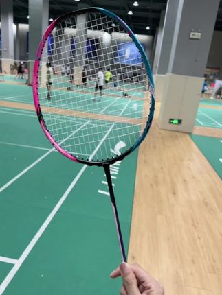 你怎么知道我买了战戟8000#羽毛球 #羽毛球拍 #羽毛球女孩