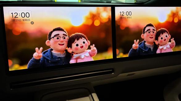 理想ota8.2更新后,有个非常好玩的功能--艺术相框。上传照片后,ai会生成非常有趣的壁纸。方法非常简单,我们只需要呼叫理想同学打开艺术相框,然后选择自己喜欢的模板,用app扫上传照片,但是照片内存要小于10M,轻松就可以把家人、宠物的合照上传。#理想生活进行时 #把爱装进车里