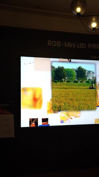 180Hz 原生高刷 满血HDMI 接口 #海信小墨E5SPro#好电视的新答案#RGB-MiniLED电视爆款王#阳光客厅就选海信小墨 #海信100寸电视