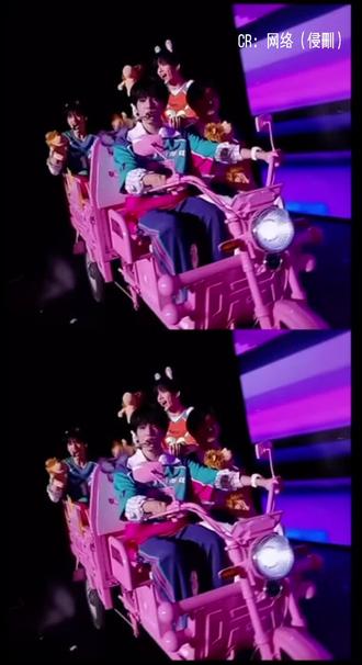 偶像与粉丝的双向奔赴!五小登!#TOP #top澳门演唱会 #演唱会 #上热搜 @DOU+上热门 @抖音小助手