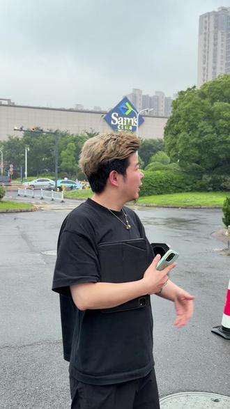 港闸大润发店即将营业,今天和你们讲讲心里话 你们有什么宝贵的意见我们评论区留言一起探讨一下 #发型师创业 #托尼讲实话 #南通发型设计 #南通发型师 #南通减龄发型