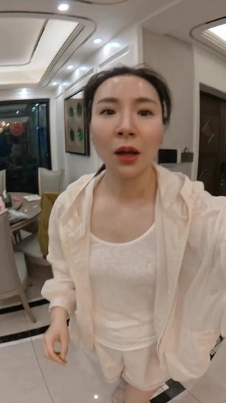 这次线上买的榴莲不理想,不太推荐小孩们吃了几口都吐槽不好吃,生鲜水果还是老实一点到门店买吧#水果 #网购 #盐城#同城美食#我要上热门