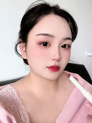 推荐02号色#口红推荐 #变色唇膏#美妆