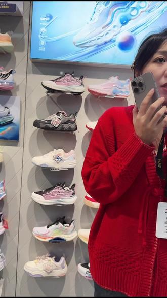 孩子户外跑步不怕摔,安踏赤焰跑鞋包邮退货无忧!