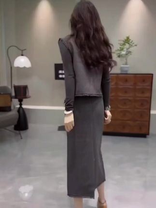 秋季新款小香风三件套,气质显瘦美出圈! #秋季穿搭 #秋季穿搭必备 #长袖打底衫 #显瘦穿搭 #秋季显瘦穿搭