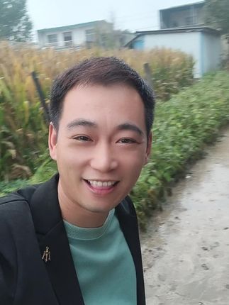 老百姓为了生活不容易啊!#农村生活 #热门音乐 #老百姓的平凡生活 #抖音记录装修生活 #爱已欠费🔥