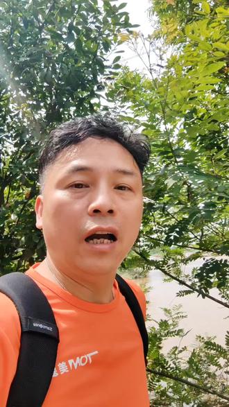 小桥恢复通行,水已退掉。 各位老铁们,现在水已退掉。小桥已经完全可以通行了。