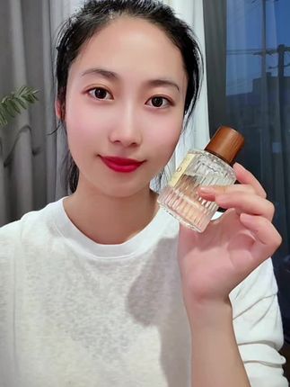 我们公司人手一瓶古蔻007,足以见得它有多么好闻!#菲买不可 #古蔻无人区玫瑰淡香水 #古蔻007 #香水控