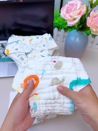 新生儿宝宝,千万不要一天24小时都穿着尿不湿,太闷捂得慌,宝宝不舒服,白天可以给宝宝穿这种#纱布尿布裤 轻薄透气又舒服,纱布棉的吸水性也好!准备戒尿不湿的宝宝也可以用这个过渡,关键是可以水洗反复穿,真是爱了,妈妈们安排#母婴好物#待产包必备#孕期囤货