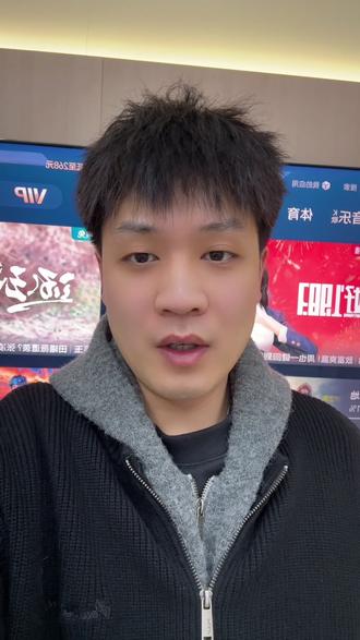 85 寸海信小墨 E5Q Pro,挂墙那一刻,客厅直接封神! 抗光墨晶屏,白天看剧不反光;
Mini LED 千级分区,画面又亮又透;
85 寸巨幕一挂上墙,客厅直接变影院;
挂架稳固安全、贴墙隐形、走线整洁,
画质强、颜值高、安装一步到位,全家都满意!#海信 #pubg #家电 #智能电视