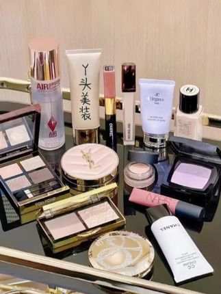 我也是跟着黄子韬夫妇吃上细糠了!戒不了熬夜又不想垮脸赶紧冲!#徐艺洋 #黄子韬 #面膜 #日常护肤 #精致贵妇