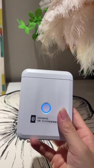 不用墨水就能直接打印的标签机,而且连蓝牙就能操作,特别方便,家里有孩子的一定要备上一个,打印出来的标签可以直接粘贴,撕掉时候也不留痕,太好用了!#标签机 #标签打印机 #迷你标签机 #学生党必备 #实用好物